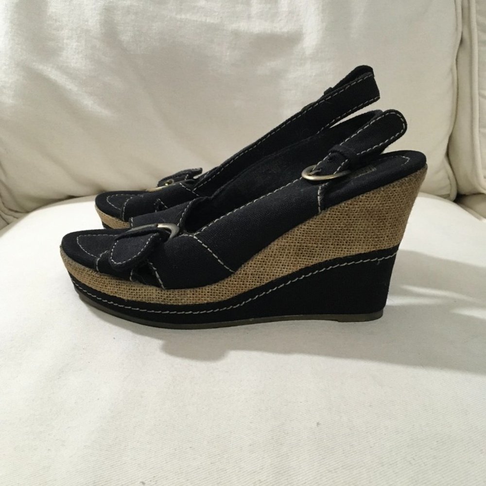 Trend Report Black/Tan Wedges
